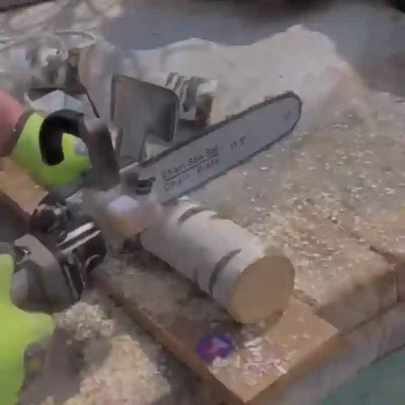 Mini pilarka 48V — zbliżenie i ergonomiczny uchwyt