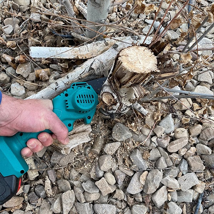 Mini pilarka 48V — zdjęcie w użyciu / extra image